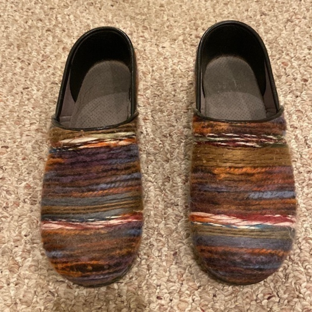 Unique Dansko clogs
